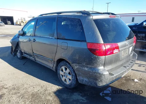 2004 Toyota Sienna Xle z USA, uszkodzony, nr VIN 5TDZA22C94S145869